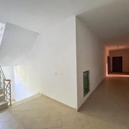 1 Bedroom 997 Apartment