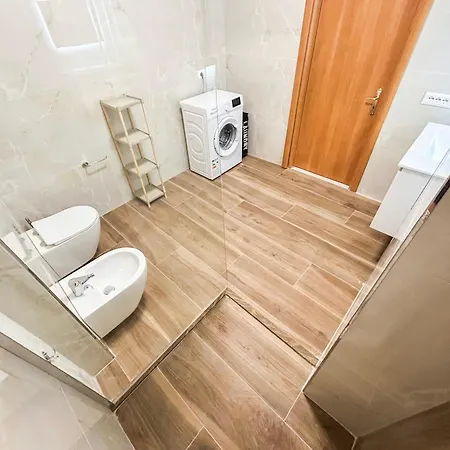1 Bedroom 997 *